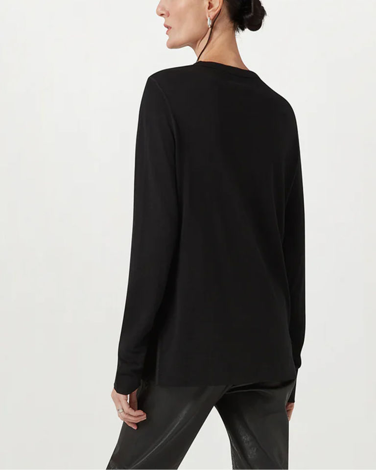 Tait Fitted Rollneck in Black.